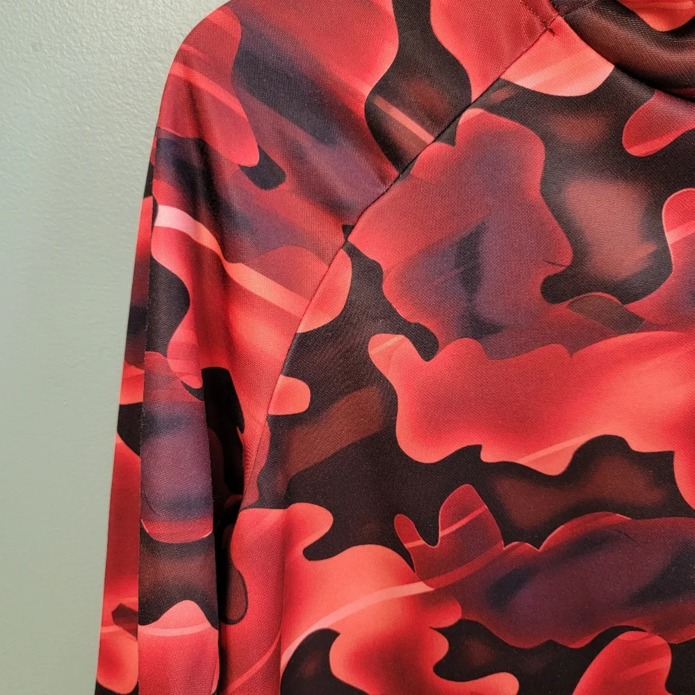 Nike Red Camouflage Pullover Hoodie Boys Size XL Athletic Swoosh‎ Sports Outdoor